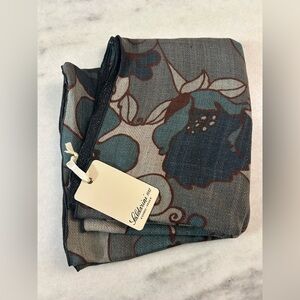 Saldarini 1882 Como-Italy floral scarf New With Tags Green Tan Flowers